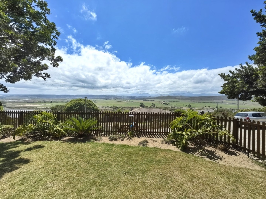 5 Bedroom Property for Sale in Fraaiuitsig Western Cape